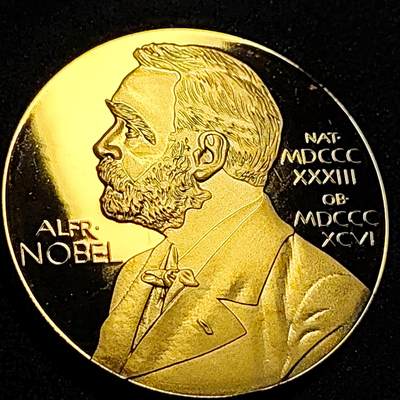 泉币菌-第68场-精品欢乐场-第1场 / 福利放送，感谢大家一直以来的支持。68-72场中，凡拍中15单及以上者，非偏远地区购买者，其所购所有商品满30包邮。       （特别说明：偏远地区包邮条件除满足购满15单及以上外，内蒙古、青海、西藏、宁夏需要满48包邮，新疆、西藏需要满68包邮。） 纪念品 诺贝尔生理学或医学奖  40×3mm 28.8g 