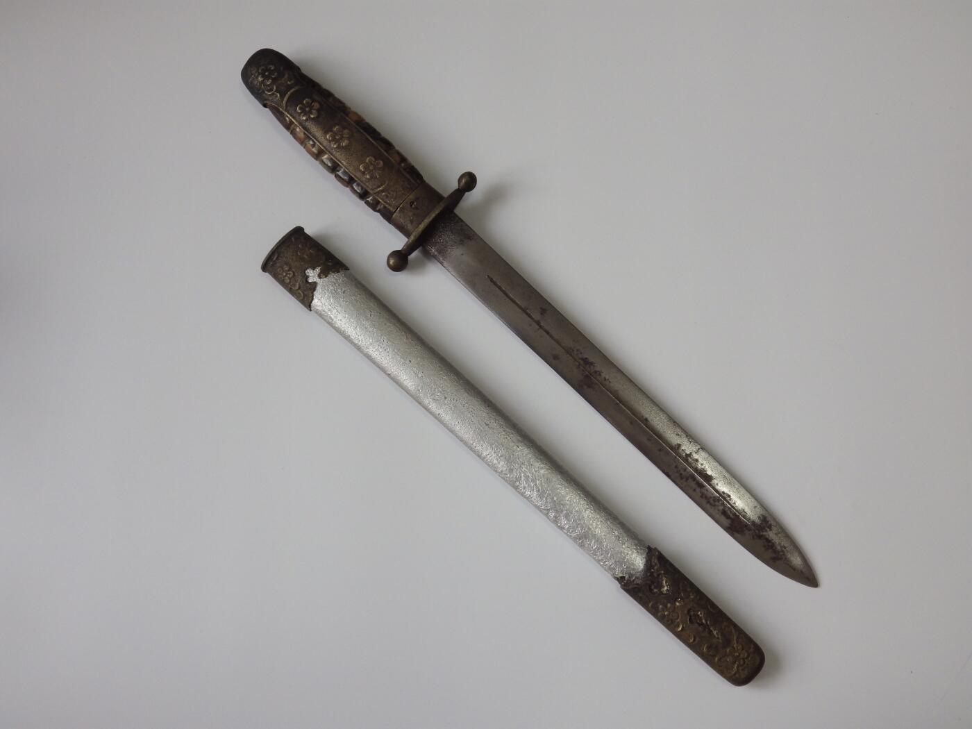 RimeNova韵星2025军品类夏季拍卖会-- RimeNova 2025 Summer Militaria Sale 陆军少将（军需监）冯一中旧藏，抗战中正剑（梅花剑）