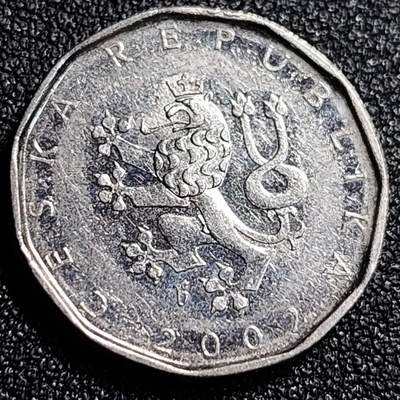 泉币菌-第69场-精品欢乐场-第2场 / 福利放送，感谢大家一直以来的支持。68-72场中，凡拍中15单及以上者，非偏远地区购买者，其所购所有商品满30包邮。       （特别说明：偏远地区包邮条件除满足购满15单及以上外，内蒙古、青海、西藏、宁夏需要满48包邮，新疆、西藏需要满68包邮。） 捷克2克朗硬币 2002年  双尾狮23mm 欧洲币