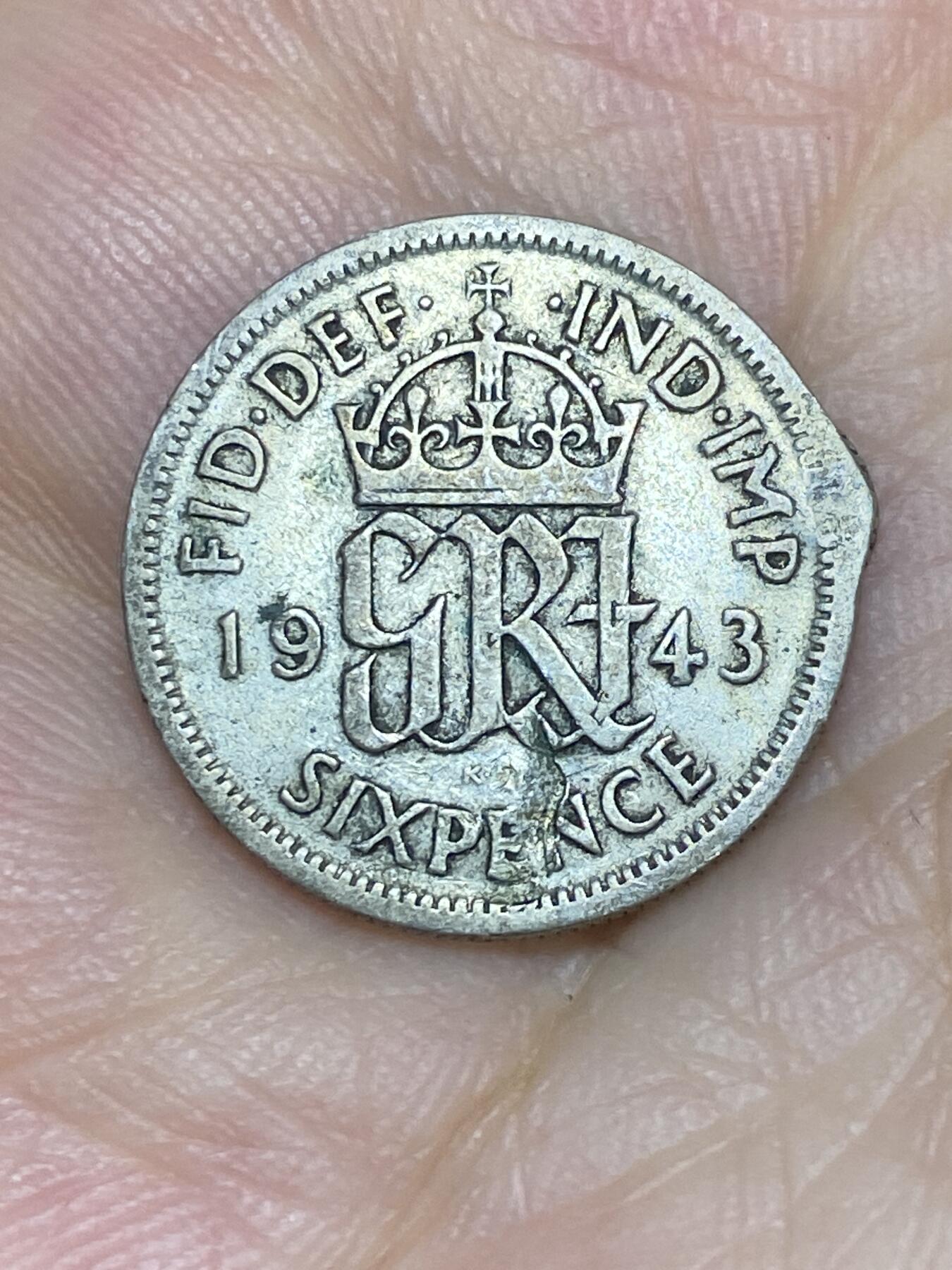 2025年第七十五场(总第一百零一场）外国好品散币(免佣金) 边有伤–英国🇬🇧1943年6便士银币(乔治六世第一版)