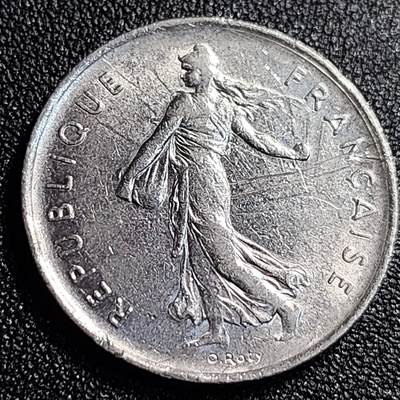 泉币菌-第69场-精品欢乐场-第2场 / 福利放送，感谢大家一直以来的支持。68-72场中，凡拍中15单及以上者，非偏远地区购买者，其所购所有商品满30包邮。       （特别说明：偏远地区包邮条件除满足购满15单及以上外，内蒙古、青海、西藏、宁夏需要满48包邮，新疆、西藏需要满68包邮。） 原光美品 法国早期（1971年）5法郎大镍币 29MM 播种女神 入欧前末版 绝版币