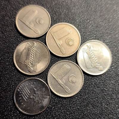 泉币菌-第68场-精品欢乐场-第1场 / 福利放送，感谢大家一直以来的支持。68-72场中，凡拍中15单及以上者，非偏远地区购买者，其所购所有商品满30包邮。       （特别说明：偏远地区包邮条件除满足购满15单及以上外，内蒙古、青海、西藏、宁夏需要满48包邮，新疆、西藏需要满68包邮。） 马来西亚不同版本10仙 6枚