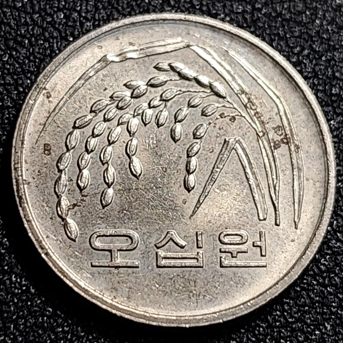 泉币菌-第69场-精品欢乐场-第2场 / 福利放送，感谢大家一直以来的支持。68-72场中，凡拍中15单及以上者，非偏远地区购买者，其所购所有商品满30包邮。       （特别说明：偏远地区包邮条件除满足购满15单及以上外，内蒙古、青海、西藏、宁夏需要满48包邮，新疆、西藏需要满68包邮。）