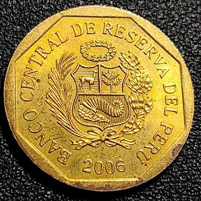 泉币菌-第69场-精品欢乐场-第2场 / 福利放送，感谢大家一直以来的支持。68-72场中，凡拍中15单及以上者，非偏远地区购买者，其所购所有商品满30包邮。       （特别说明：偏远地区包邮条件除满足购满15单及以上外，内蒙古、青海、西藏、宁夏需要满48包邮，新疆、西藏需要满68包邮。） 铜光美品 秘鲁20分 奇穆帝国时期昌昌古城图案 黄铜币23mm