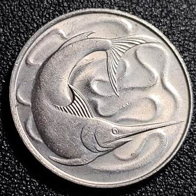 泉币菌-第69场-精品欢乐场-第2场 / 福利放送，感谢大家一直以来的支持。68-72场中，凡拍中15单及以上者，非偏远地区购买者，其所购所有商品满30包邮。       （特别说明：偏远地区包邮条件除满足购满15单及以上外，内蒙古、青海、西藏、宁夏需要满48包邮，新疆、西藏需要满68包邮。） - 原光美品 币值 1979年 新加坡20分 海洋动物-剑鱼 24mm 