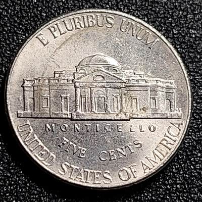 泉币菌-第68场-精品欢乐场-第1场 / 福利放送，感谢大家一直以来的支持。68-72场中，凡拍中15单及以上者，非偏远地区购买者，其所购所有商品满30包邮。       （特别说明：偏远地区包邮条件除满足购满15单及以上外，内蒙古、青海、西藏、宁夏需要满48包邮，新疆、西藏需要满68包邮。） 原光美品 美国2006年5美分D版纪念币 杰斐逊 及 故居蒙蒂塞洛庄园 21mm 