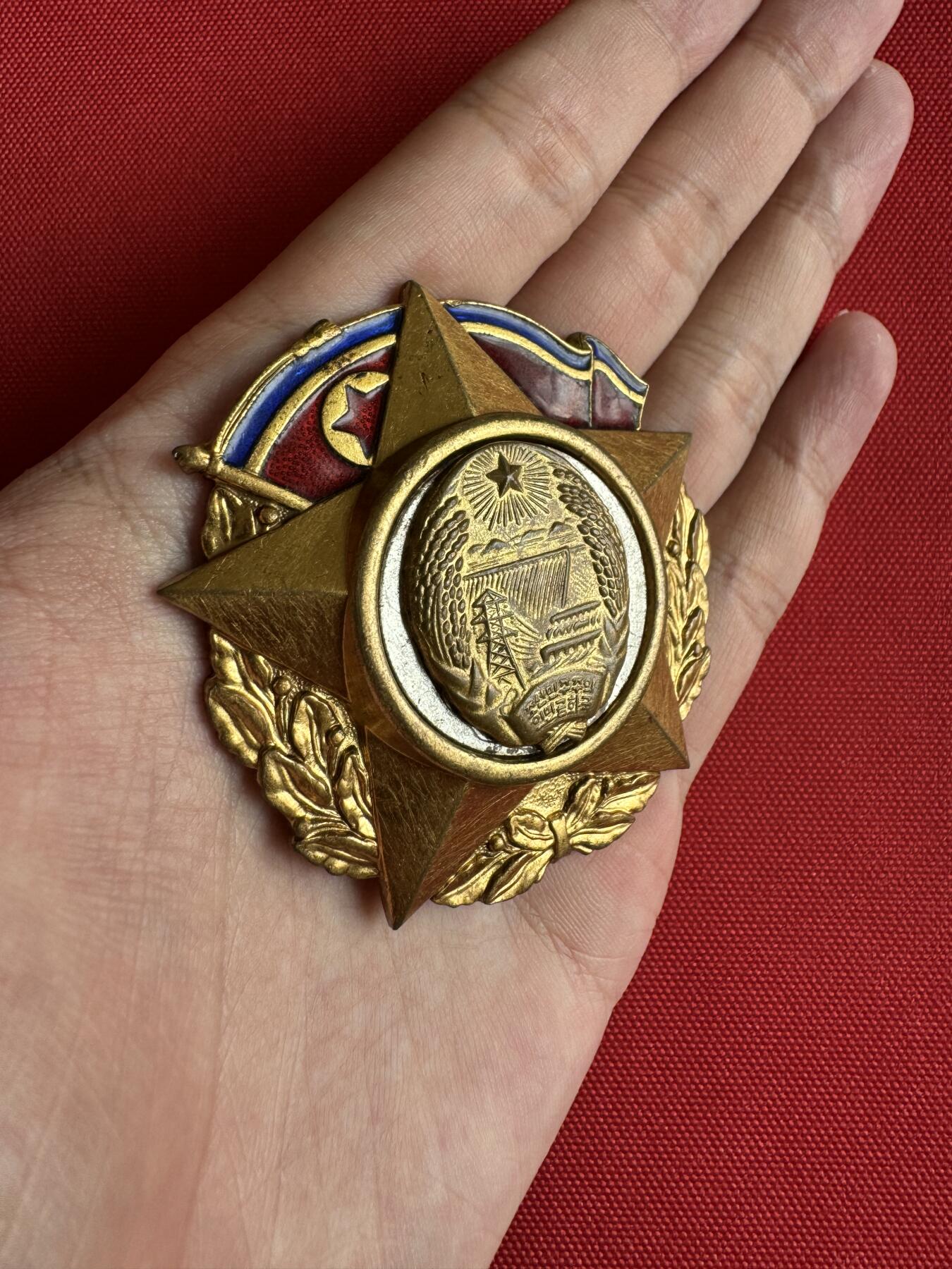 五哥徽章群   3号周日晚上八点4群联拍