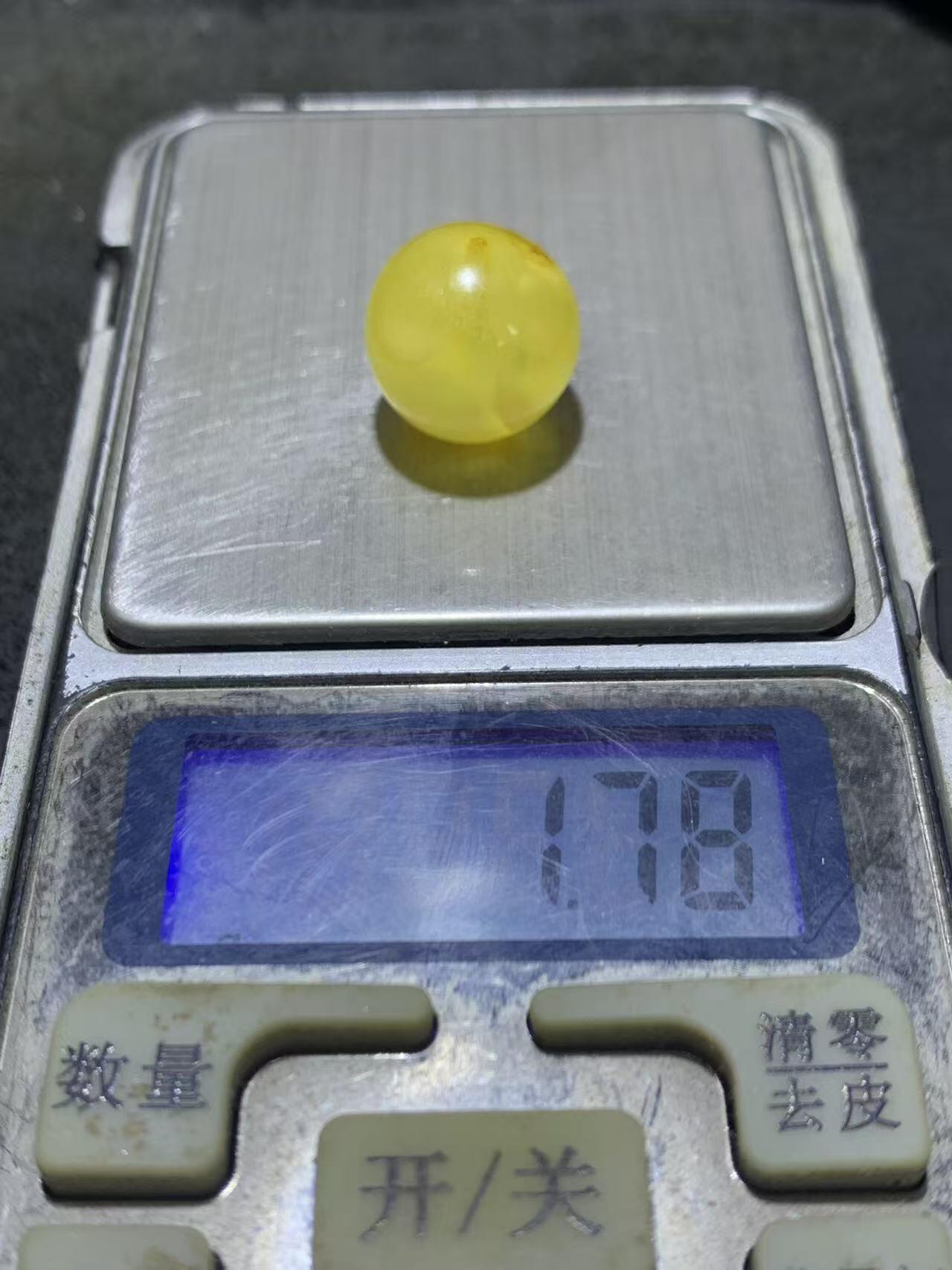 天然乌克兰原矿蜜蜡圆珠一颗 蜡色浓郁 原矿无优化 通货特价