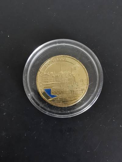 老王徽章第139期 - 法国二战诺曼底登陆纪念章   带塑料盒    直径35mm   重量17.1g