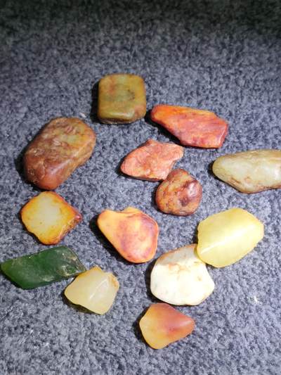 猩哥外币小铺➨【第175场】 - 和田玉原石13个
