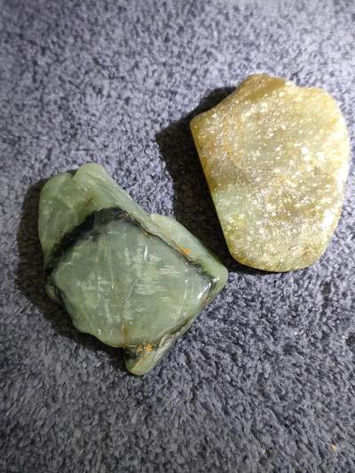 猩哥外币小铺➨【第175场】 - 和田玉原石2个63克