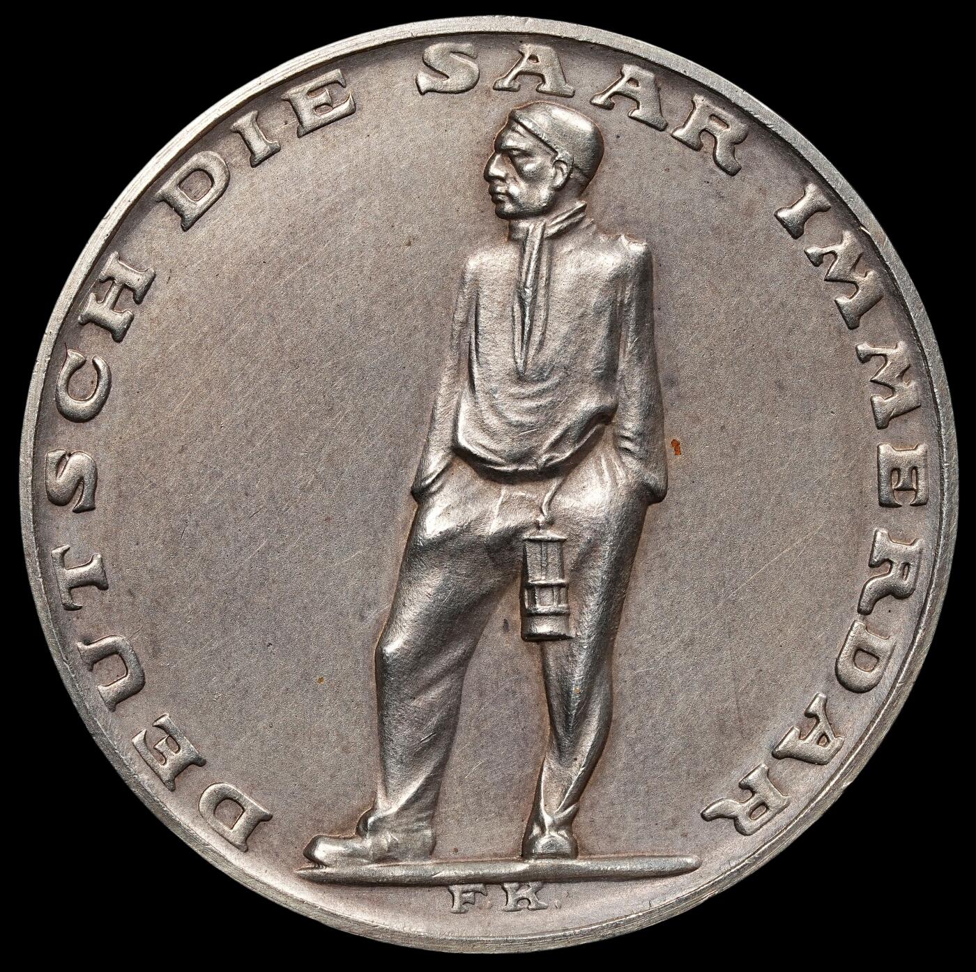修遠堂世界钱币第七十九期 1935年萨尔区公投纪念银章 36.20mm，21.77g