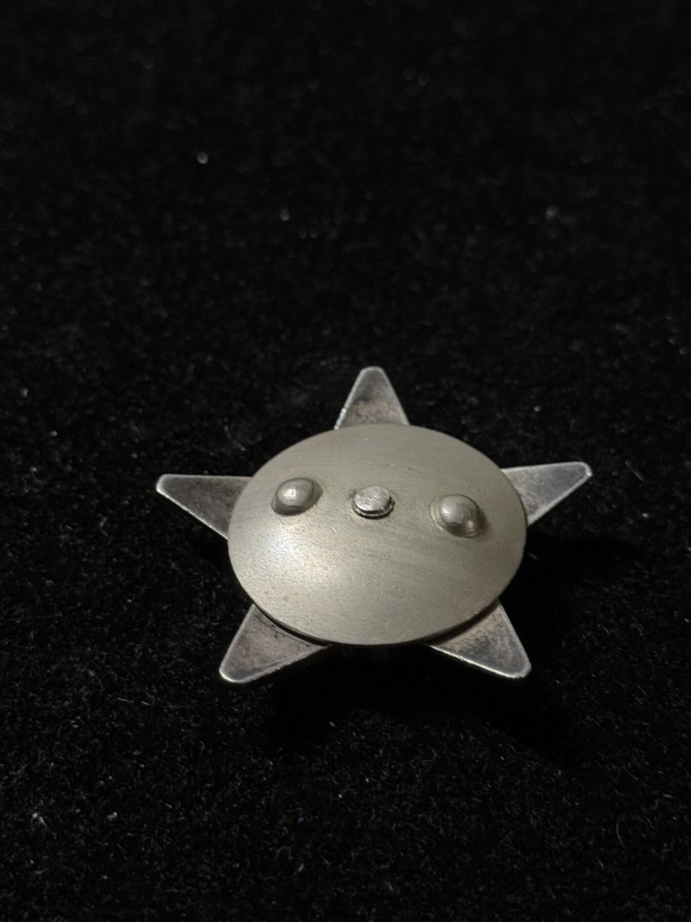 戎马世界章牌大赏第102期 苏联红星勋章，号段2692567，档案已查，得主击毙6名敌人获得，螺杆有截短
