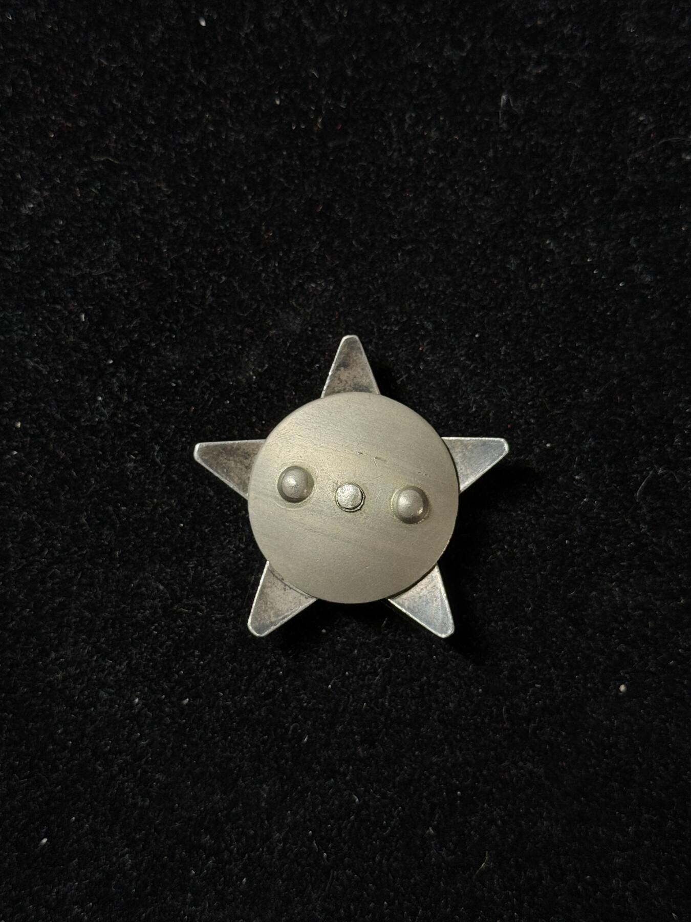 戎马世界章牌大赏第102期 苏联红星勋章，号段2692567，档案已查，得主击毙6名敌人获得，螺杆有截短