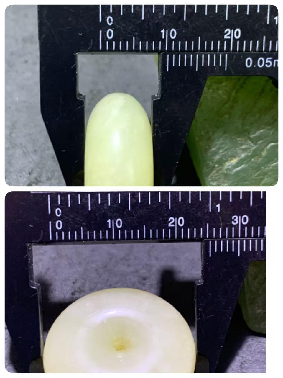 天然青海料和田玉平安扣吊坠一个，