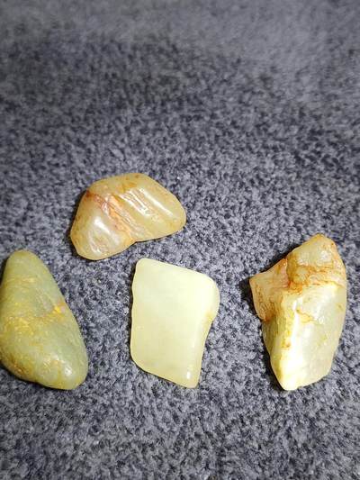 猩哥外币小铺➨【第175场】 - 和田玉原石4个22克