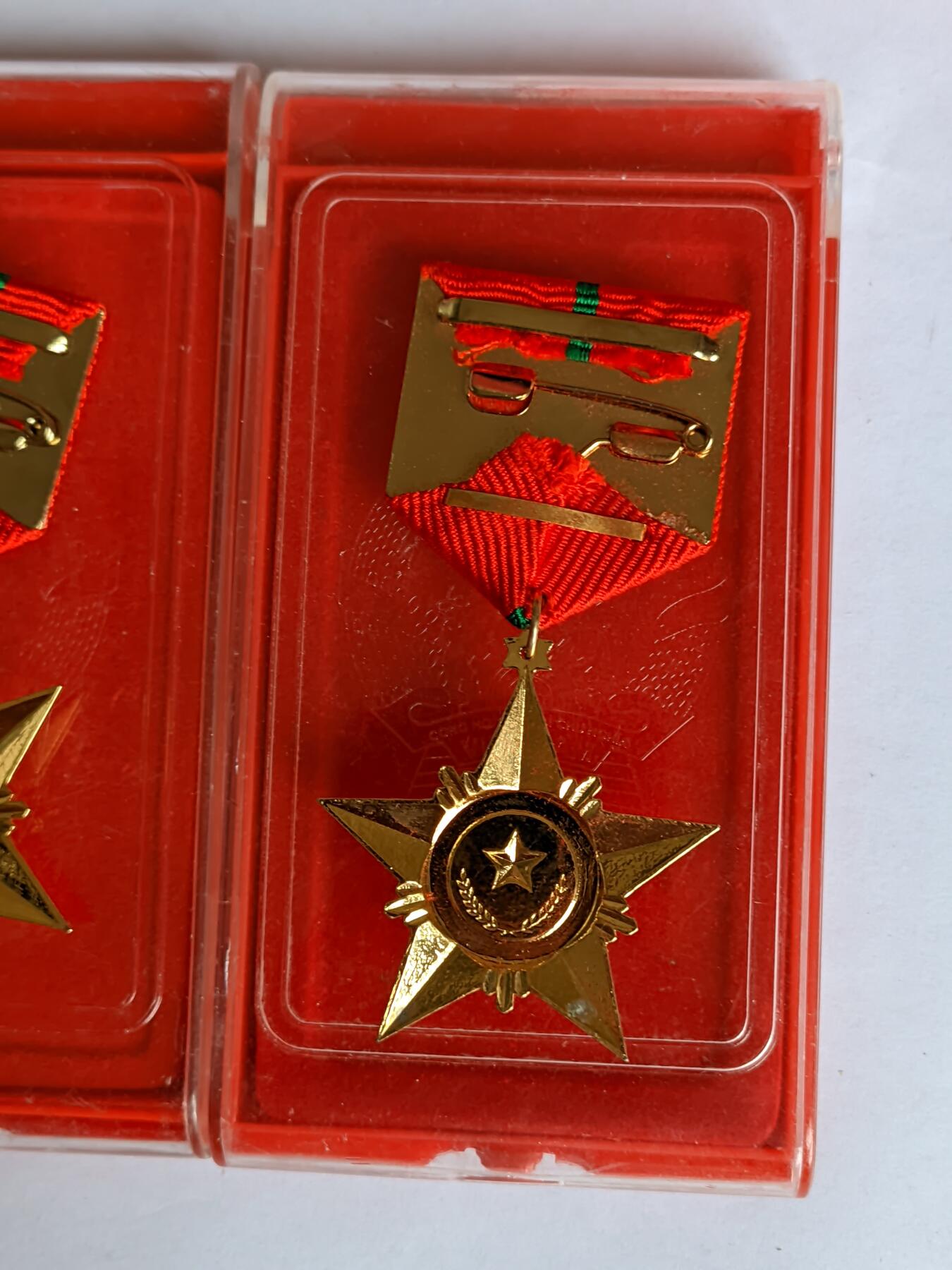 RimeNova韵星2025军品类夏季拍卖会-- RimeNova 2025 Summer Militaria Sale 越南社会主义共和国光荣战士奖章一二三级一套带原盒