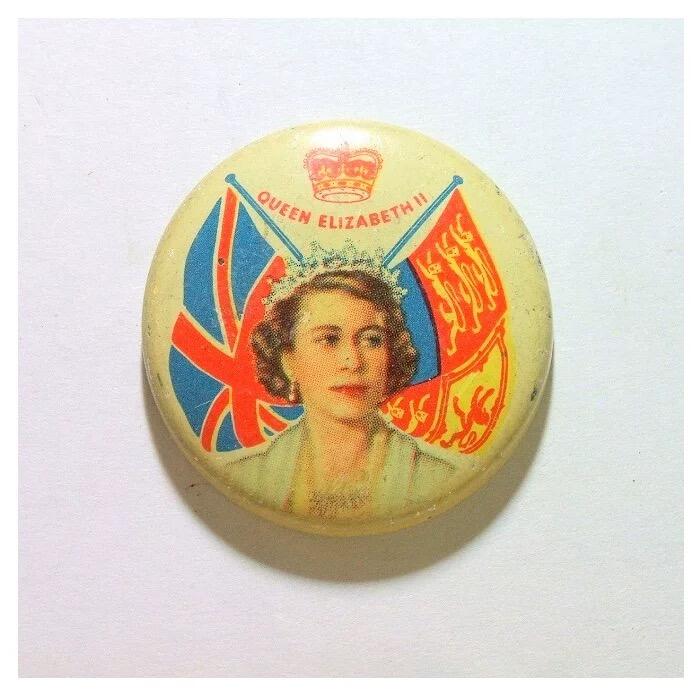 英国伊丽莎白二世 珐琅彩精制纪念章 33MM