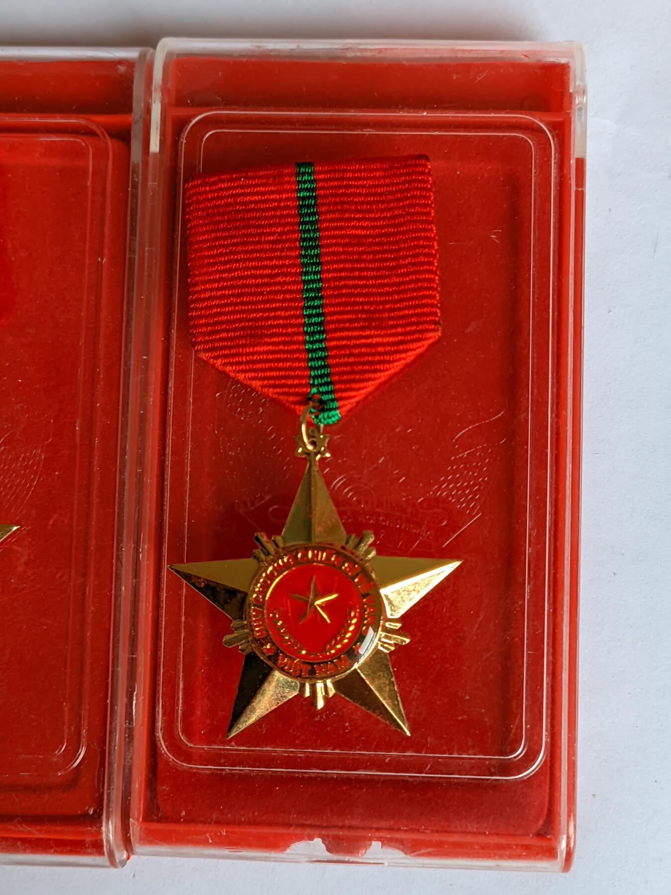 RimeNova韵星2025军品类夏季拍卖会-- RimeNova 2025 Summer Militaria Sale 越南社会主义共和国光荣战士奖章一二三级一套带原盒