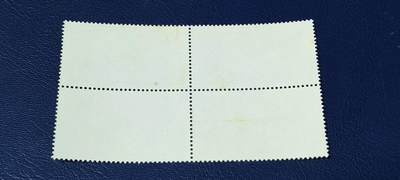 德国邮票专场，都是四方联 德国邮票四方联一张，1977年发行，史前大型动物。品相如图