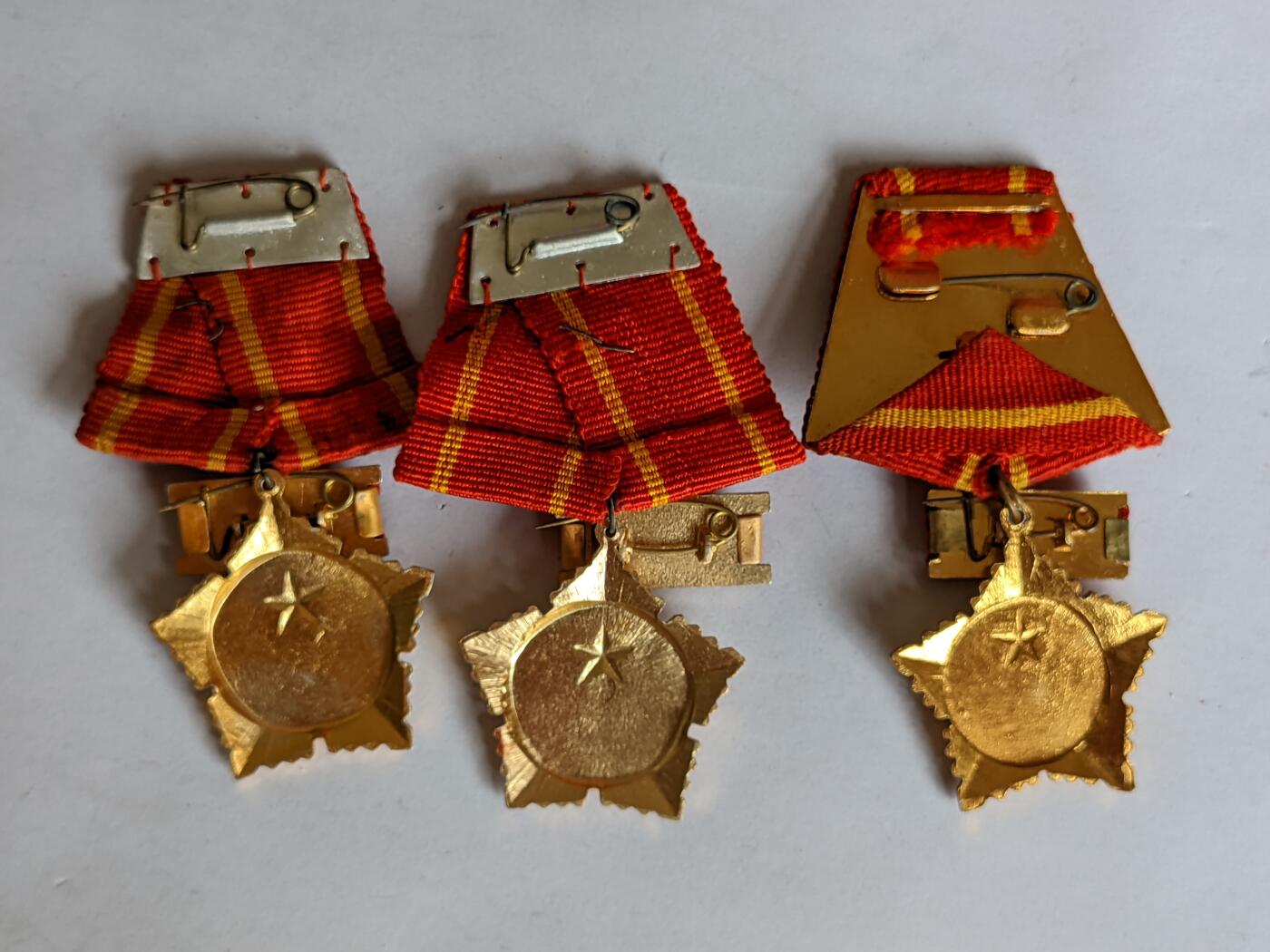 RimeNova韵星2025军品类夏季拍卖会-- RimeNova 2025 Summer Militaria Sale 越南人民共和国（北越）一二三级抗战奖章带略一套