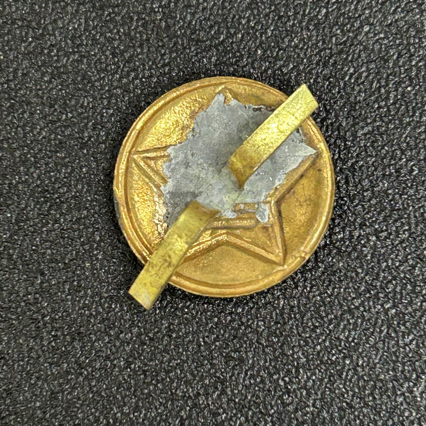 西秦中古拍卖第五十三期 朝鲜铜珐琅徽章