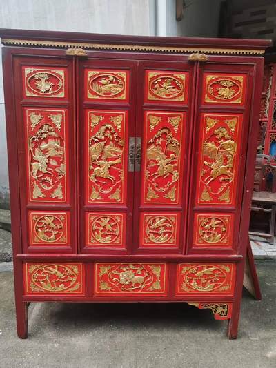 东阳鎏金雕刻大书柜，保存完整，品相如图，结实牢固，入手既用规格150/60/186左右 - 东阳鎏金雕刻大书柜，保存完整，品相如图，结实牢固，入手既用规格150/60/186左右