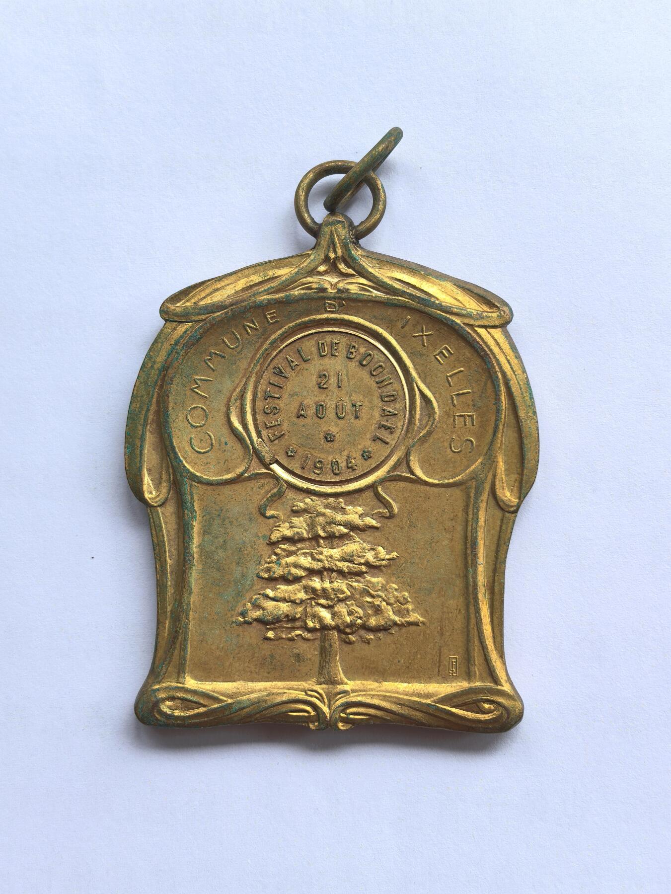 博洋堂世界钱币拍卖第134期（全场包邮） 比利时1904年异形博览会鎏金纪念巨大镀金铜章。长72.4，宽52，厚重巨大。