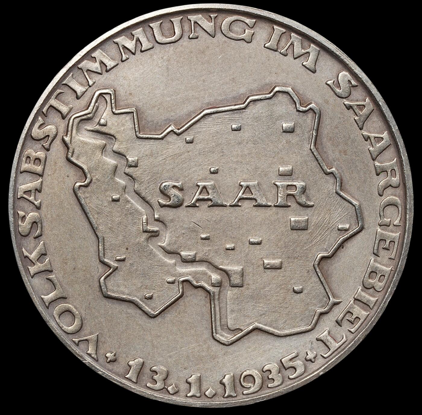 修遠堂世界钱币第七十九期 1935年萨尔区公投纪念银章 36.20mm，21.77g