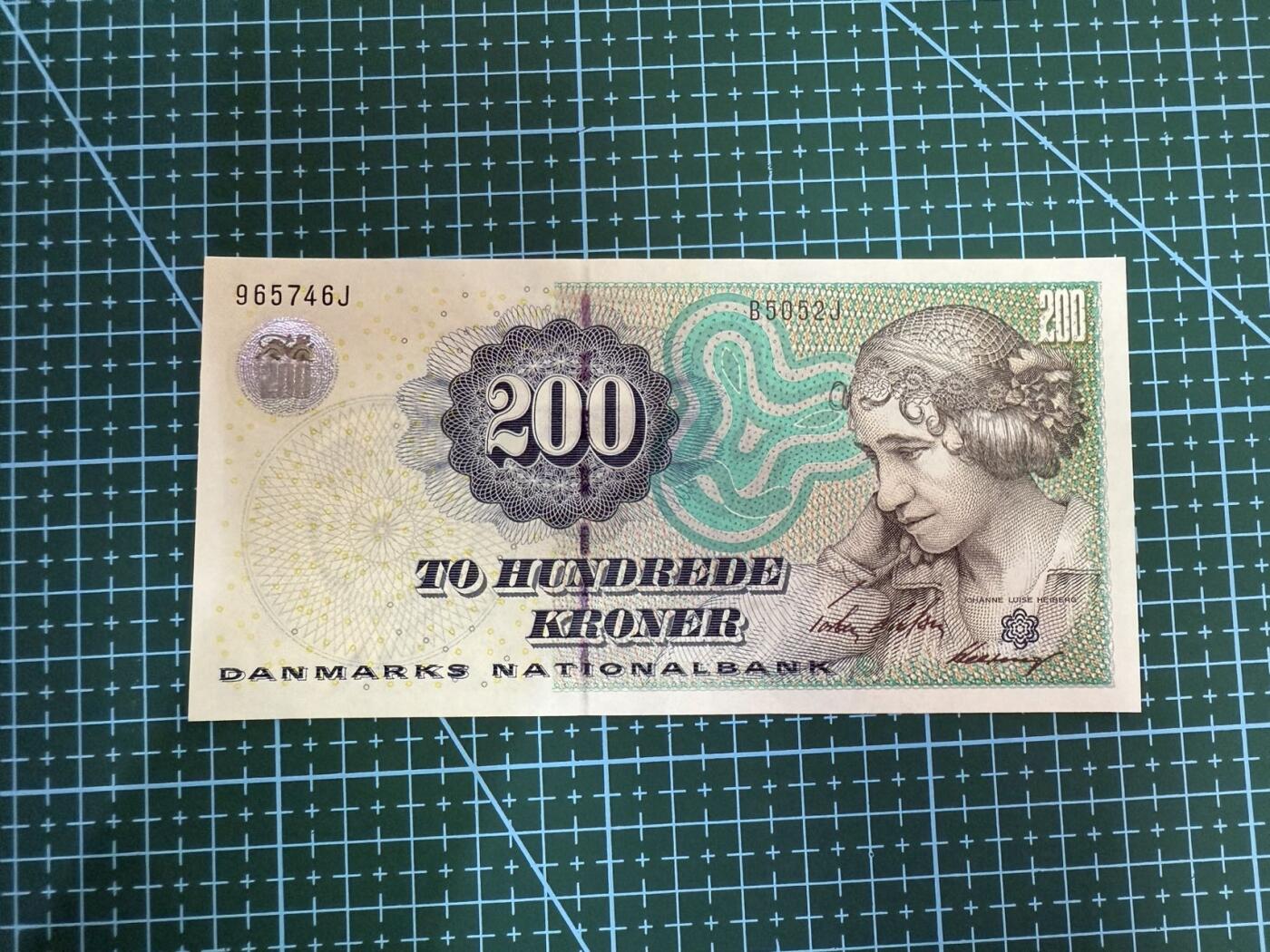 【炜奕收藏】，第四十期 2005年丹麦200克朗，UNC品相