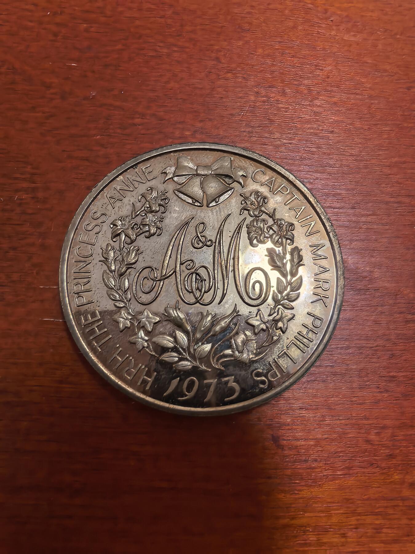 长老汇蛇年精选第三十二场拍卖 英国安妮公主1973婚礼纪念精制铜章，42.85克，44.4毫米