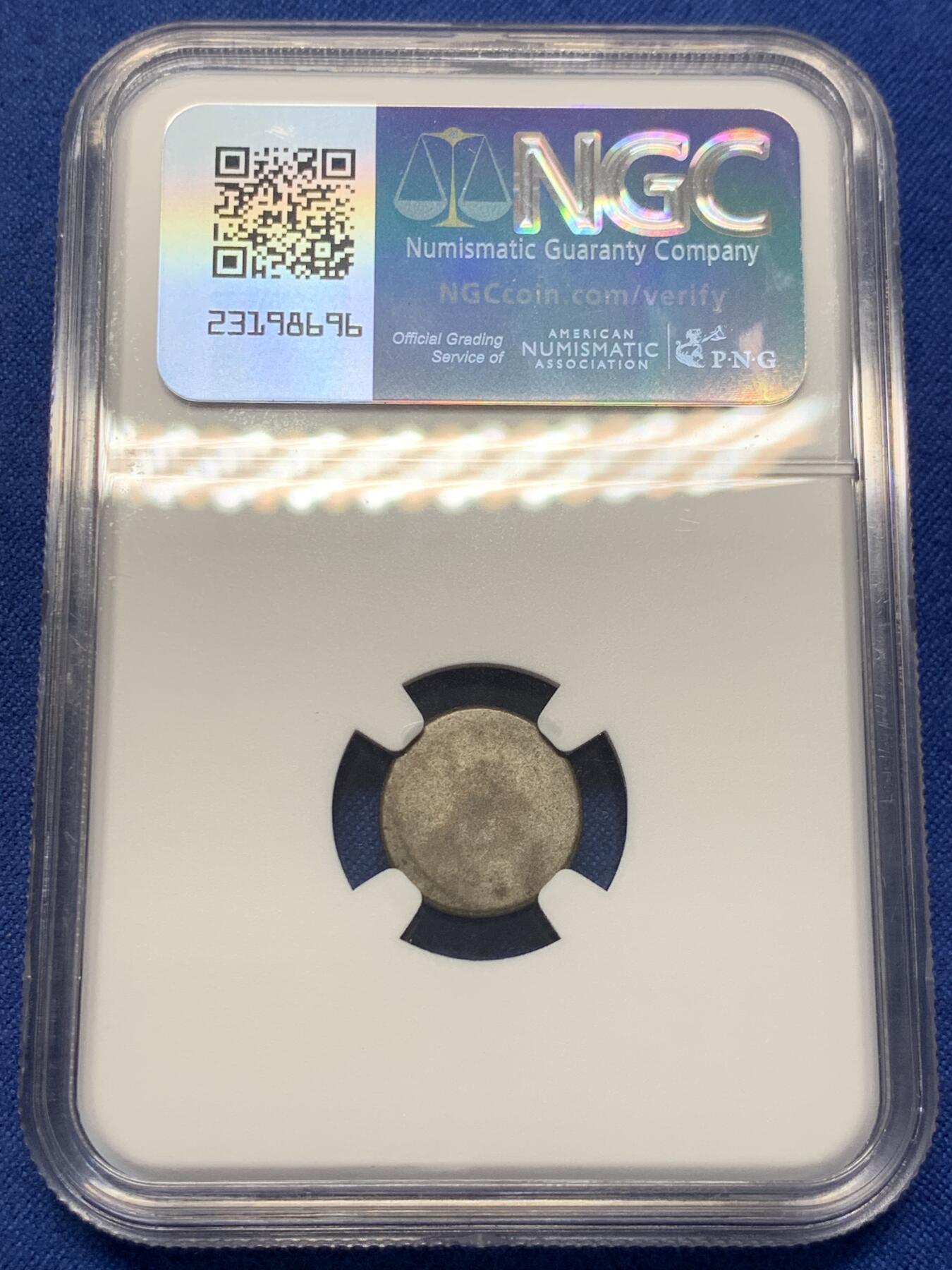 《竞宝斋》第407场 周日，周一，2场连拍 （全场包邮） NGC AU58 柬埔寨1600年-1860年神鸟2PE银币，图案打制居中，压印清晰。