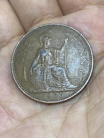 2025年第七十五场(总第一百零一场）外国好品散币(免佣金) - 英国🇬🇧1966年1便士(伊丽莎白二世青年桂冠第二版)