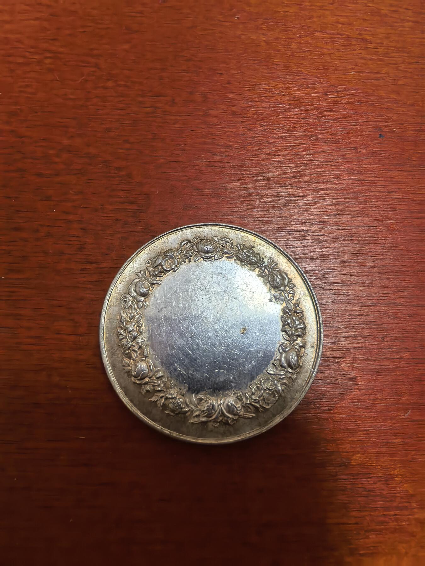 长老汇蛇年精选第三十二场拍卖 法国结婚银章，12.1克，30MM，未刻字，边有银标