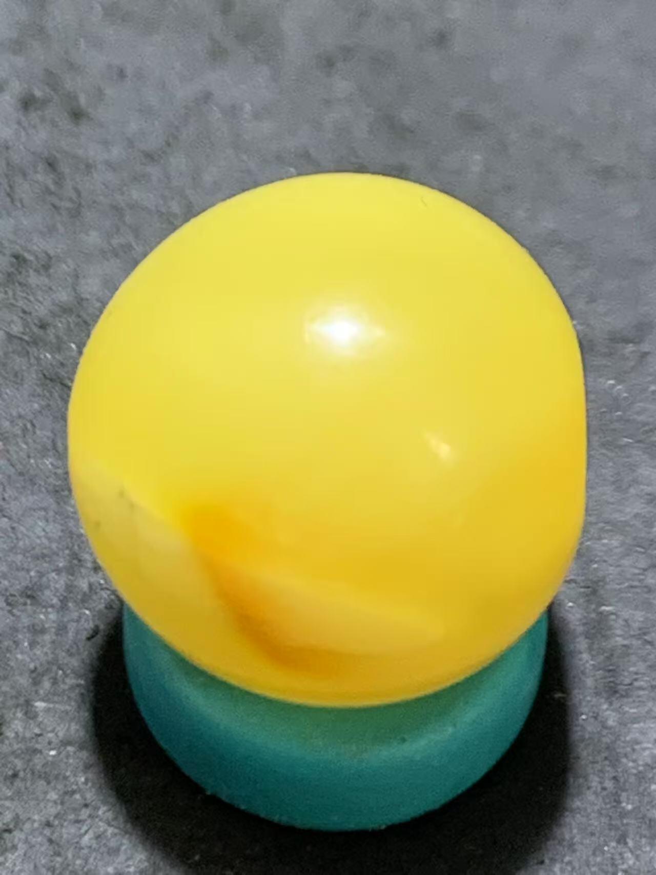 天然乌克兰原矿蜜蜡通货随形圆珠一颗