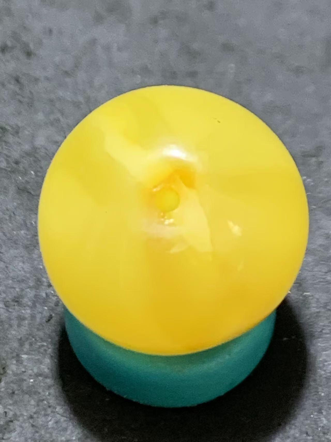 天然乌克兰原矿蜜蜡通货随形圆珠一颗