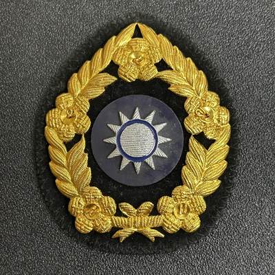 西秦中古拍卖第五十三期 - 民国早期陆军大帽徽 退台后