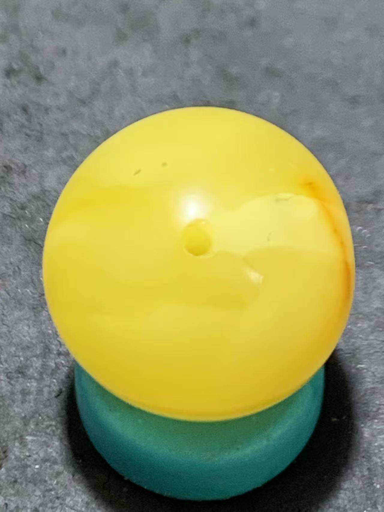 天然乌克兰原矿蜜蜡通货随形圆珠一颗