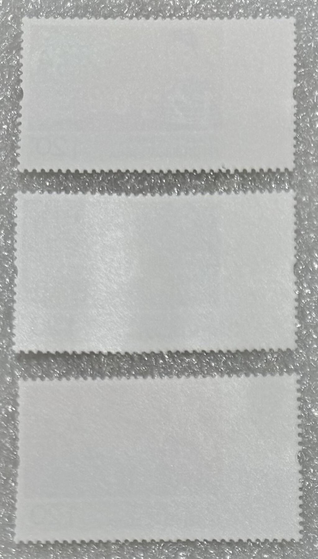 “海外民生工程”邮票1套3枚。