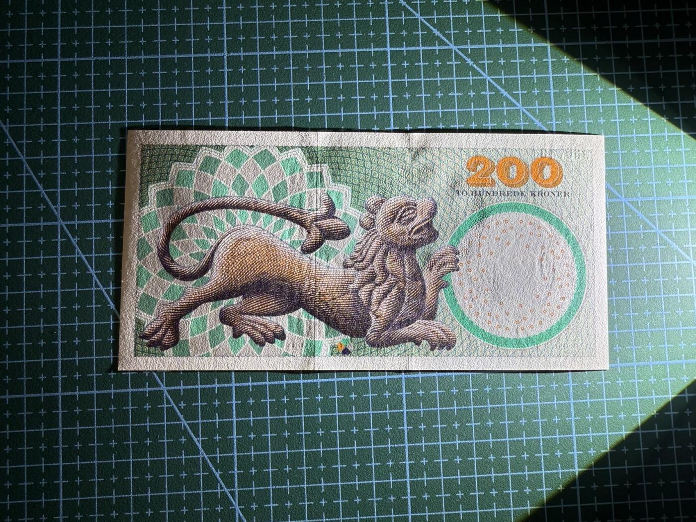 【炜奕收藏】，第四十期 2005年丹麦200克朗，UNC品相