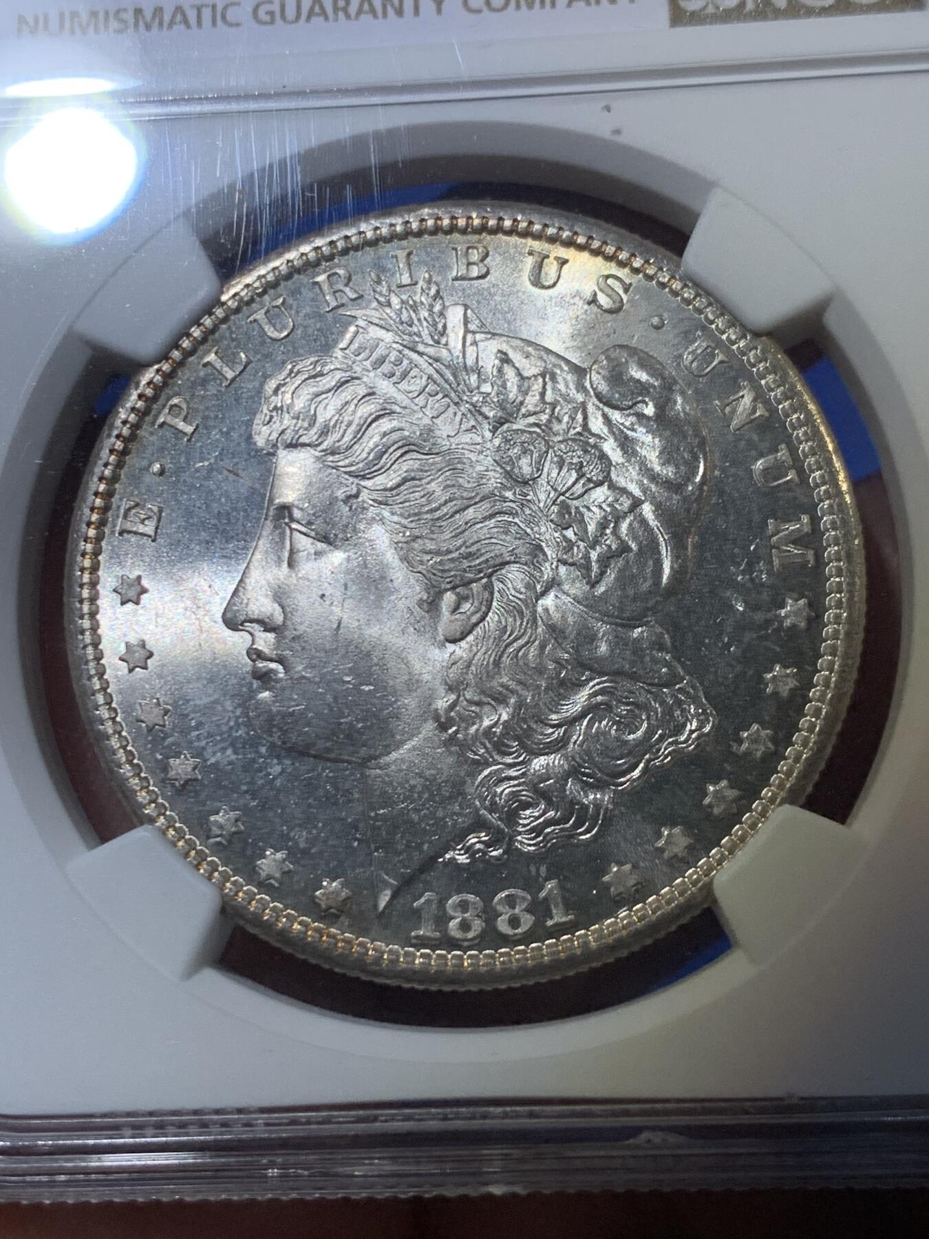 《竞宝斋》第407场 周日，周一，2场连拍 （全场包邮） NGC MS65 美国 1881S 摩根 1美元 银币 转光极美