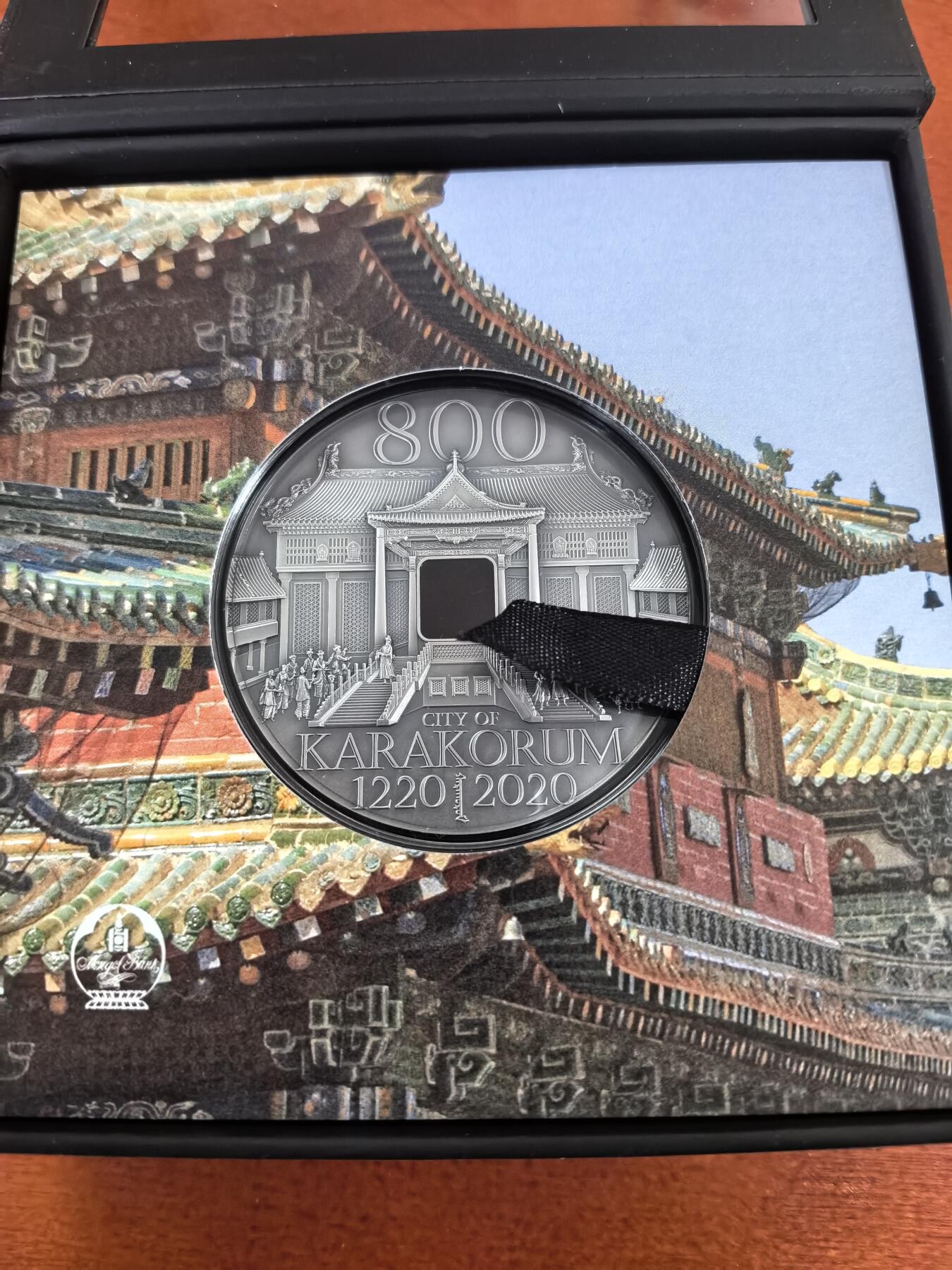 长老汇蛇年精选第三十二场拍卖 2020蒙古哈谢和林5000图格里克仿古镶嵌彩色玻璃银币，2盎司999银，盒证全，800枚