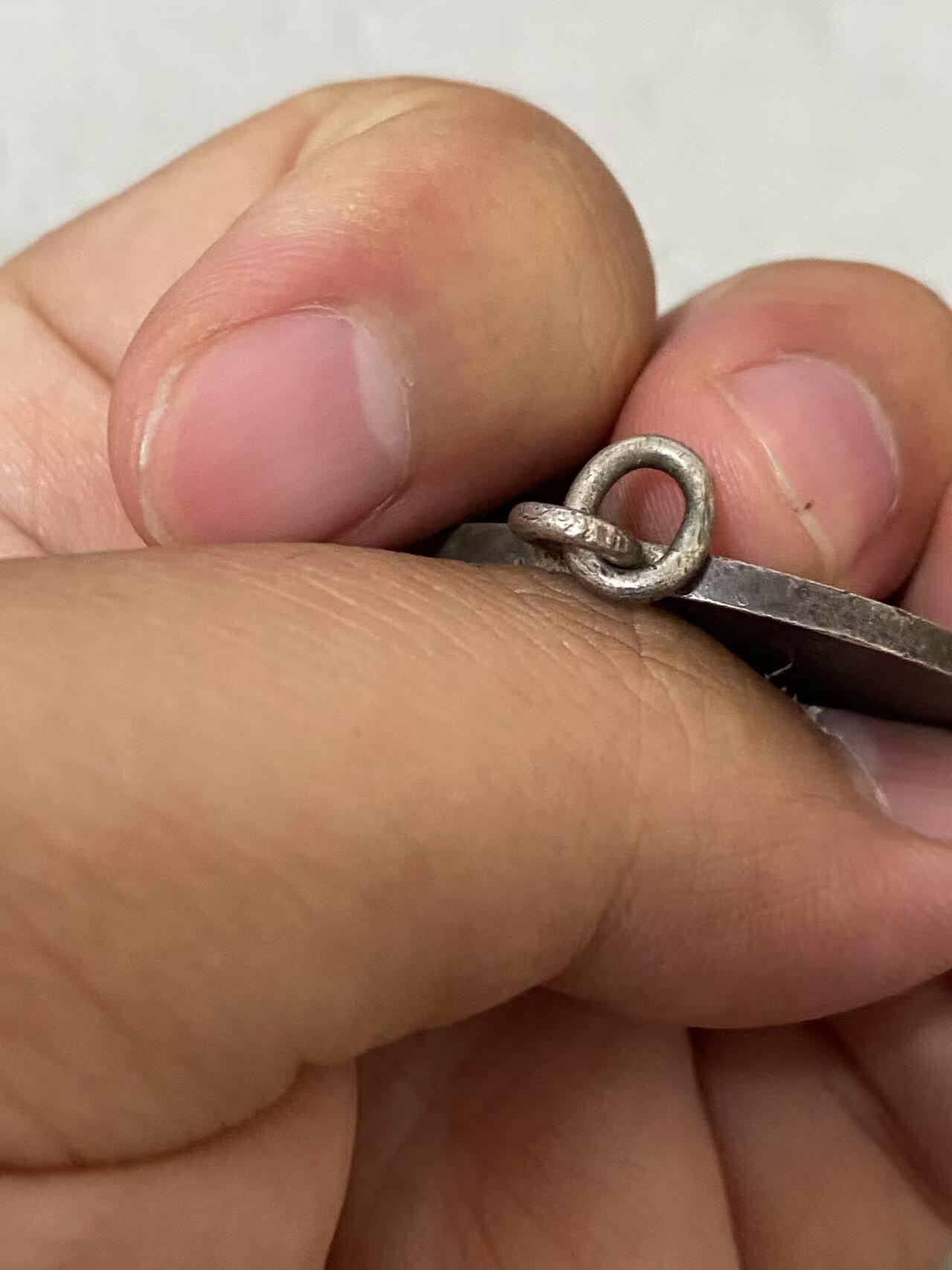 苏联勋章拍卖 8月6日结束 本次有抗美援朝苏联飞行员红旗 击落佩刀F86战机的红旗参拍 机不可失失不再来 找不到的加我qq或者微信都是184277308备注苏章拍卖。最好加微信群每次都会通知还有提前可以一口价的 最近会持续拍卖一些东西。