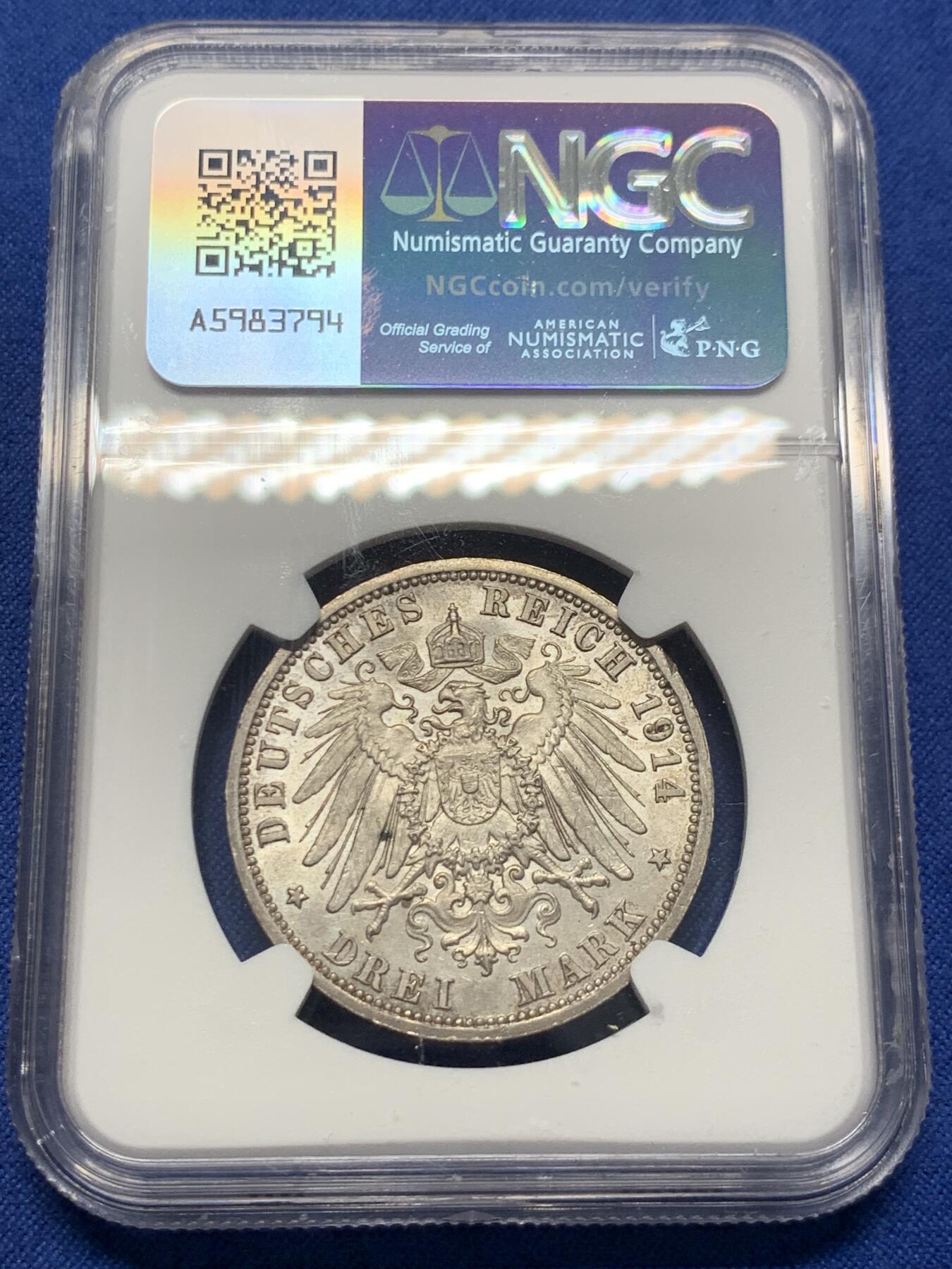 《竞宝斋》第407场 周日，周一，2场连拍 （全场包邮） NGC MS61 德国1914年普鲁士威廉二世军装3马克 无花枝版出分较少