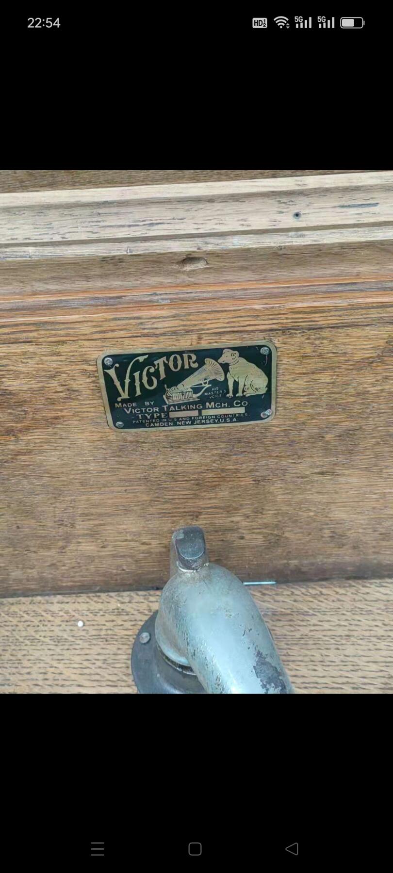 民国时期美国胜利牌柜式手摇留声机，保存完好，品相如图，正常使用，包老保真。