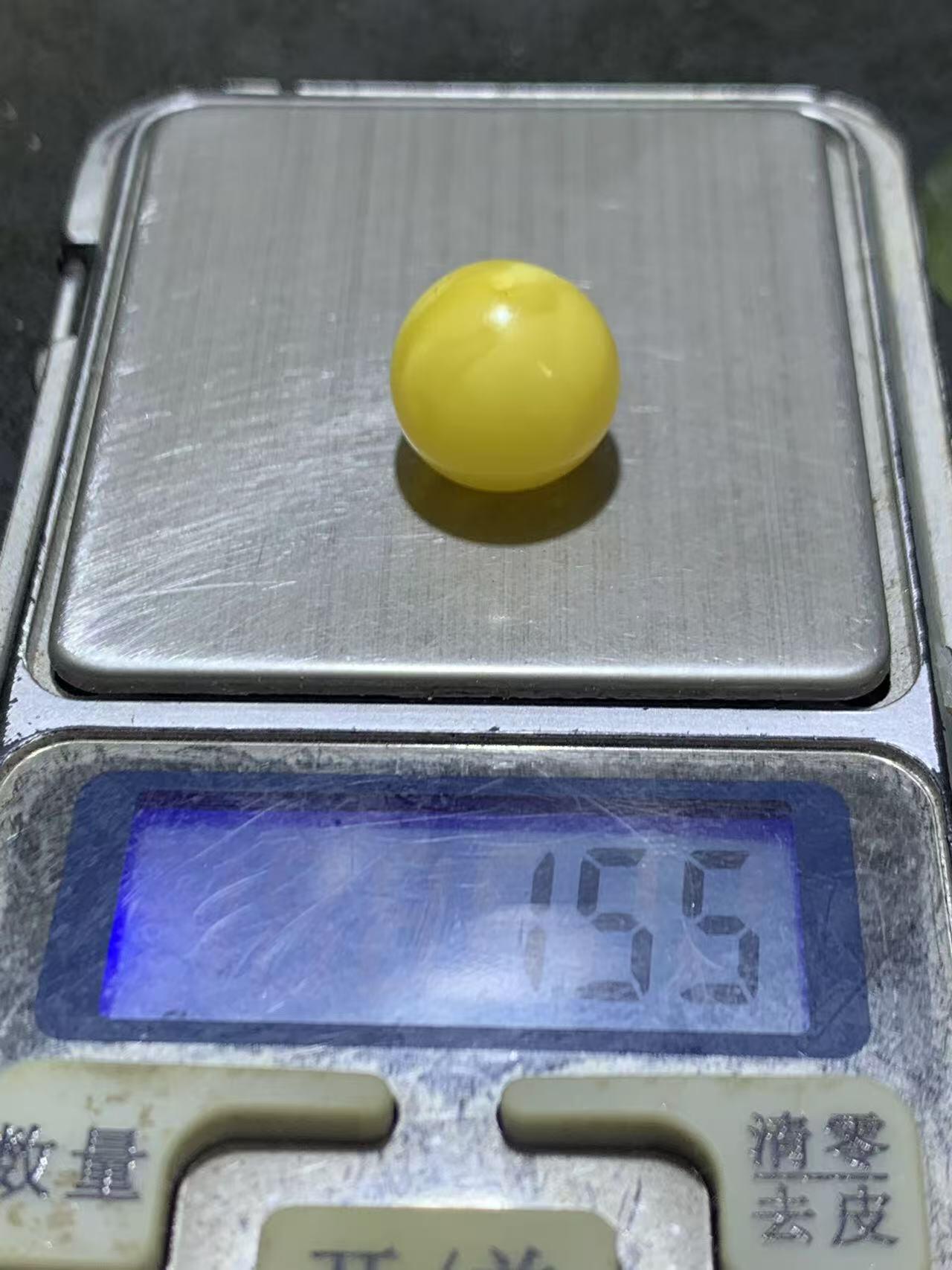 天然乌克兰原矿蜜蜡通货随形圆珠一颗