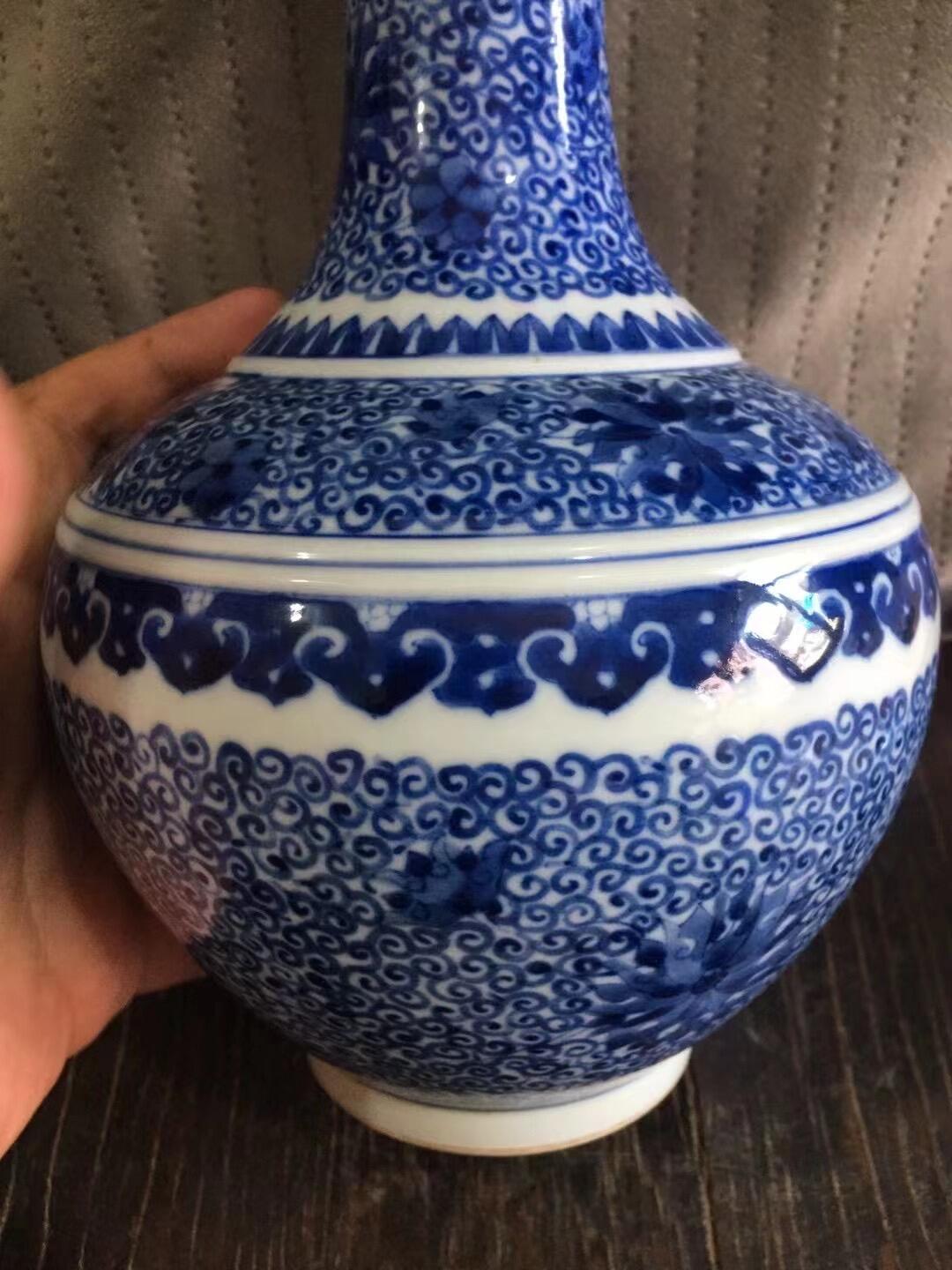 青花赏瓶，器型漂亮，画工好，发色正，见图示