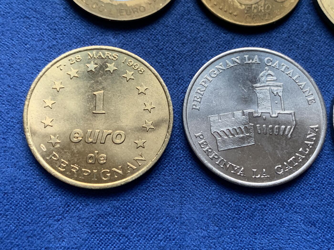《竞宝斋》第408场 周日，周一，2场连拍 （全场包邮） 6枚一组 法国佩皮尼昂1998年1欧元两枚+2欧元两枚+50欧分臆造币一枚+1欧元臆造币一枚