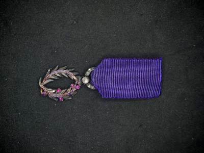 凯旋世界勋赏（第17期）（欢迎送拍）（对拍品有疑问请询问客服，不接受到手刀，出价默认拍品品相。请认真阅读拍卖规则！出价默认已认可！）（收到货请录制开箱视频，无视频概不处理问题。） - 法国棕榈叶珠宝商带红宝石钻石版本银制打标