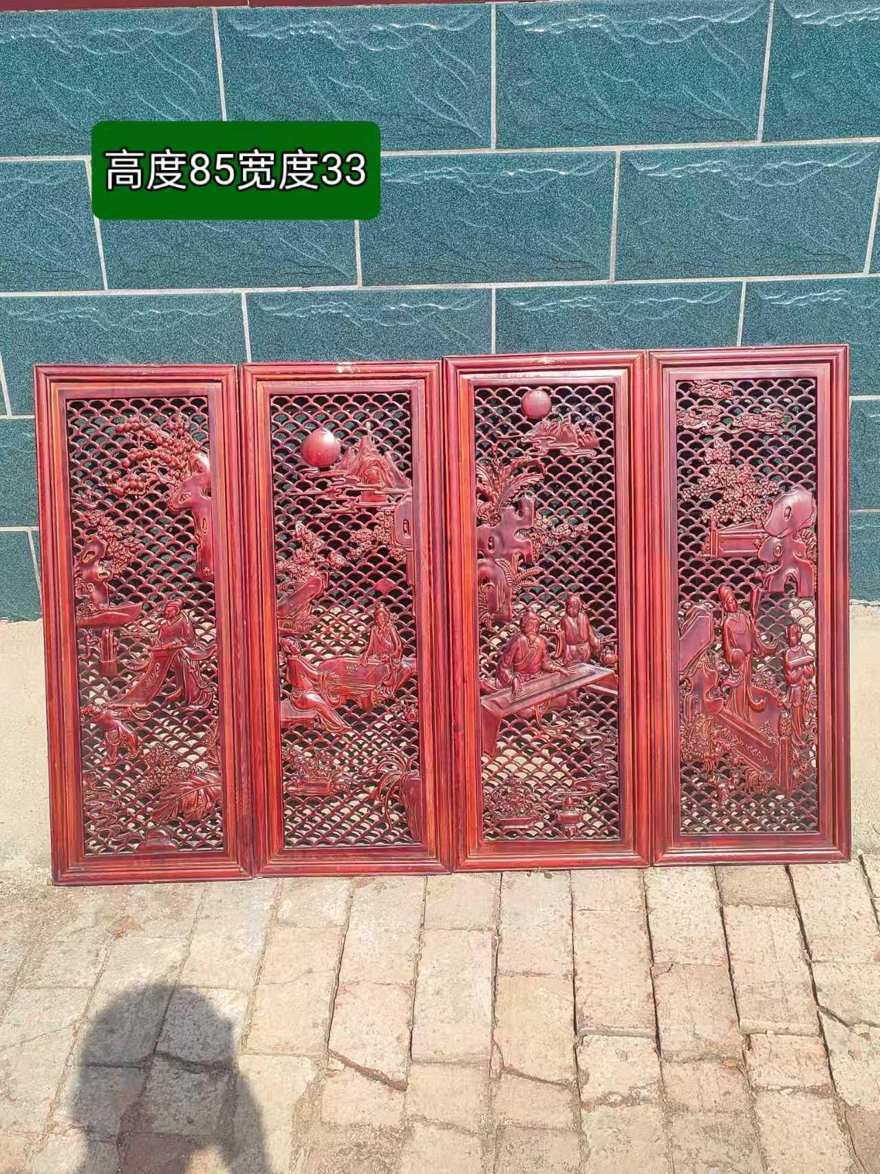 创汇时期，香樟木，镂空雕刻图案精美绝伦挂匾一套，人物图案，保存完整，品相一流，家庭摆设收藏价值高。